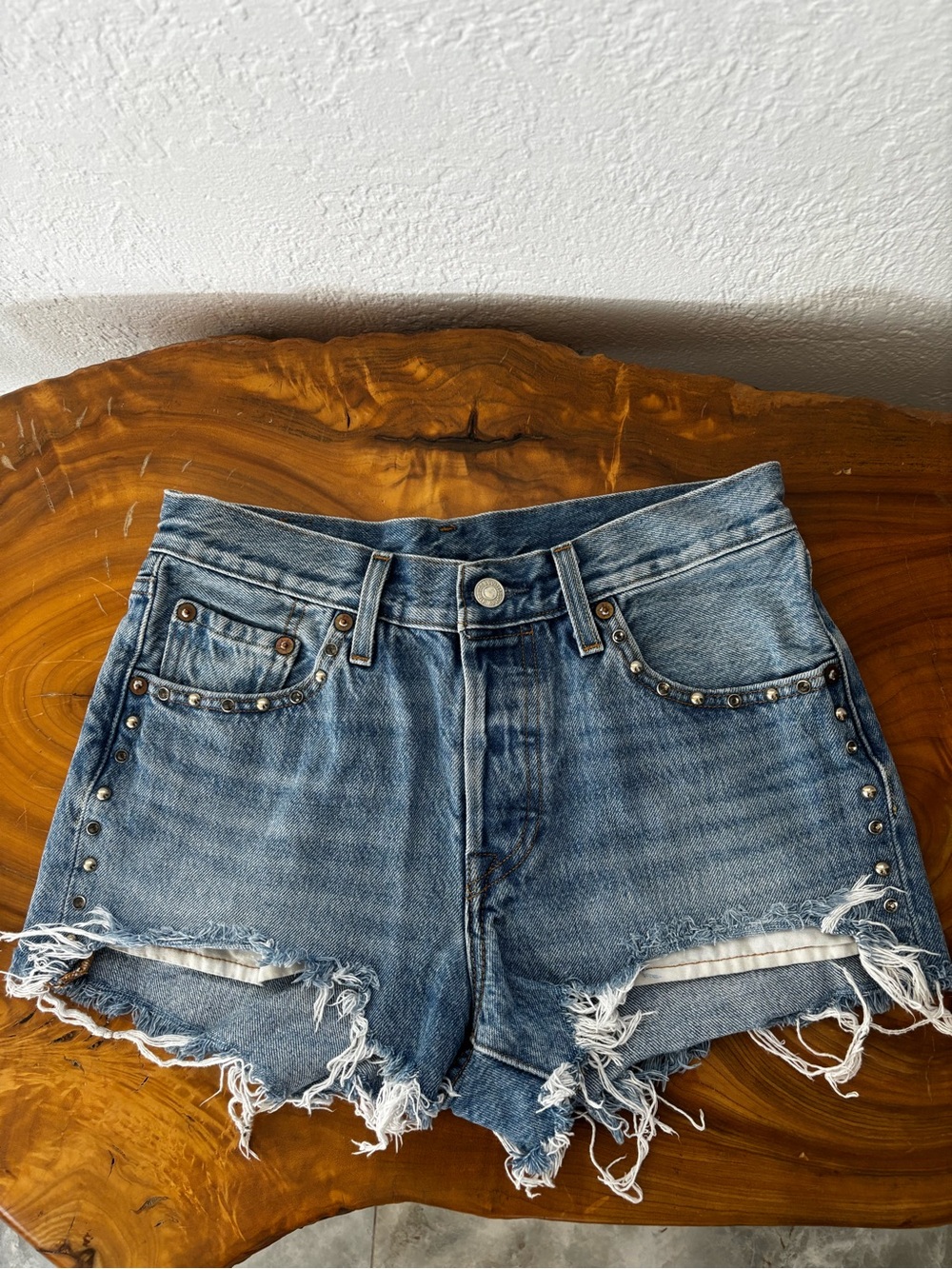 Signature by Levi Strauss Distressed Light Blue Denim Cutoff Shorts W 25